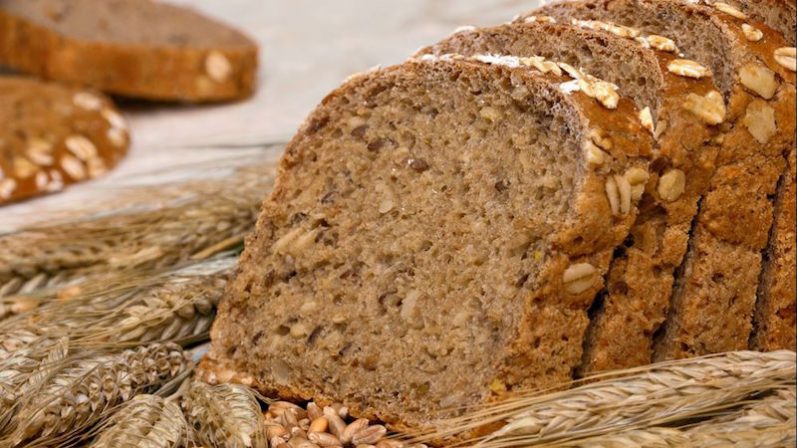 Conheça as variedades e os benefícios dos pães integrais para o seu organismo